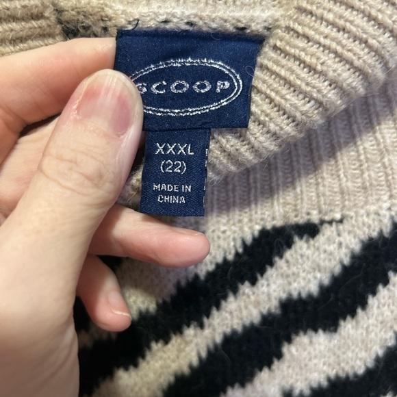 Leopard Print Beige and Black Sweater - Picture 3 of 3